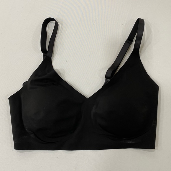 True & Co. Body Triangle Convertible Strap Bra Black Medium NWOT - Picture 2 of 5